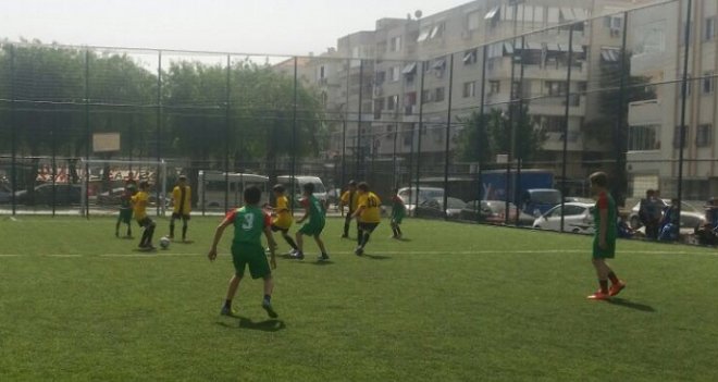 "Aktif Şehir Karşıyaka" Ortaokullar Futbol Turnuvası başladı