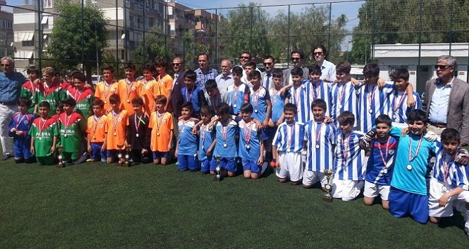 Aktif Şehir Karşıyaka’da şampiyon Atakent…