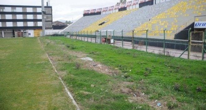 Alsancak Stadı sonunda yıkılıyor...