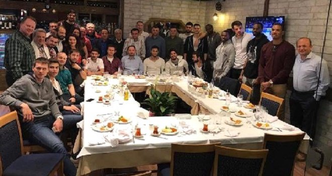 Altuğ'dan basketbolculara: Play offlara odaklanın...