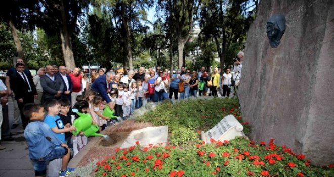 Anıtkabir'e Karşıyaka'dan 20 otobüs gidiyor...