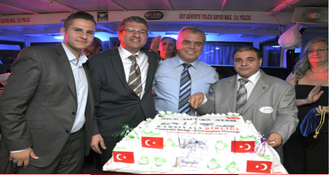 ATATÜRK'Ü ANMA YEMEĞİNDE BİR ARAYA GELDİLER