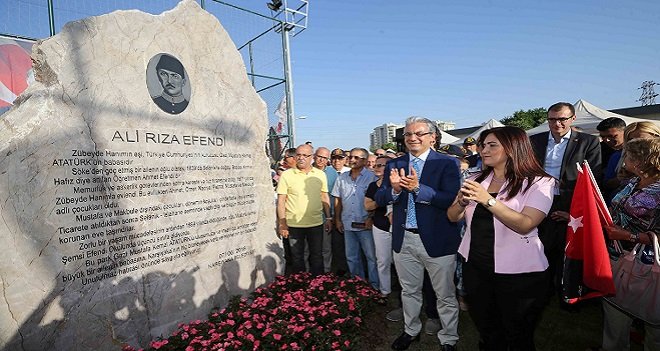 Atatürk’ün babası Ali Rıza Efendi Karşıyaka’da ölümsüzleşti