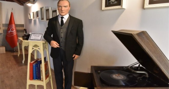 Atatürk’ün balmumu heykeli Ata Anı Evi’nde