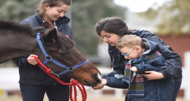 At’la Terapi Merkezi, Şirinyer Hipodromu’nda açıldı