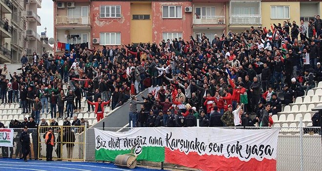 Aydınlı taraftarın attığı şişe Karşıyakalı taraftarı hastanelik etti…