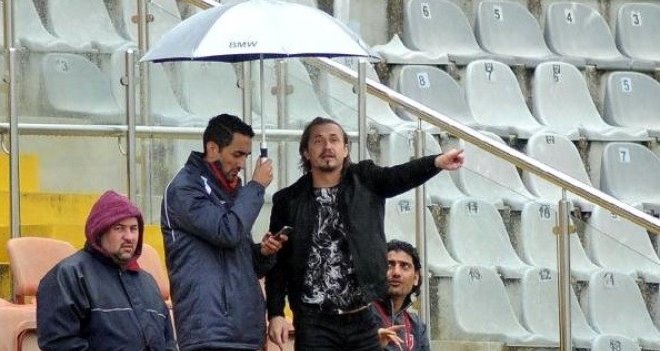 Ayhan Akman yine tribünde...