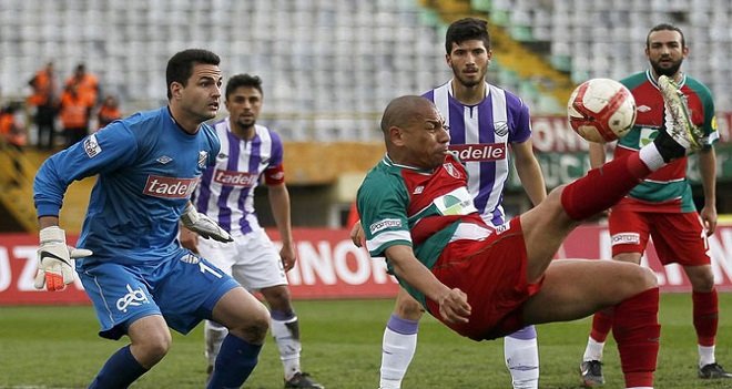 Ayhan Akman'a "yarım düzine"yle hoş geldin...