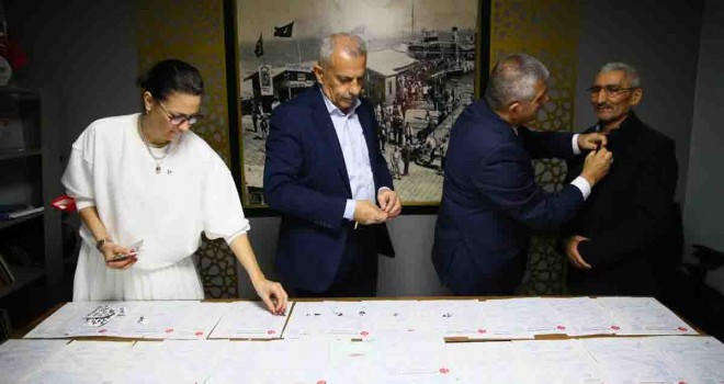 Karşıyaka'da 73 kişi MHP'ye geçti