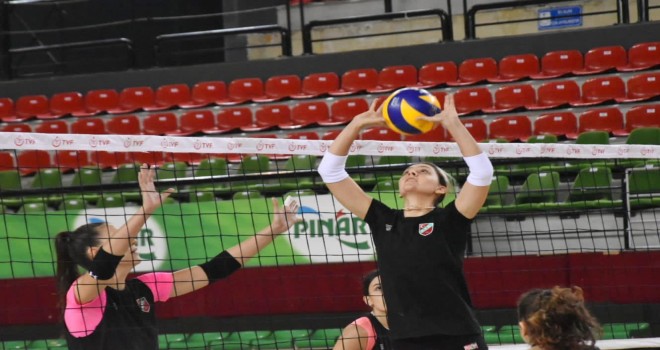 Karşıyaka filede Gelişim Koleji'ni konuk ediyor