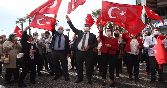 29 Ekim'i esnaf ve vatandaşlarla kutladılar...