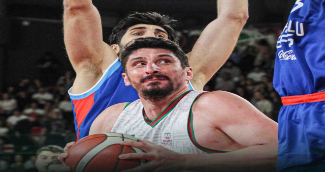 Anadolu Efes'e yenilen Karşıyaka Play-In şansını kaybetti