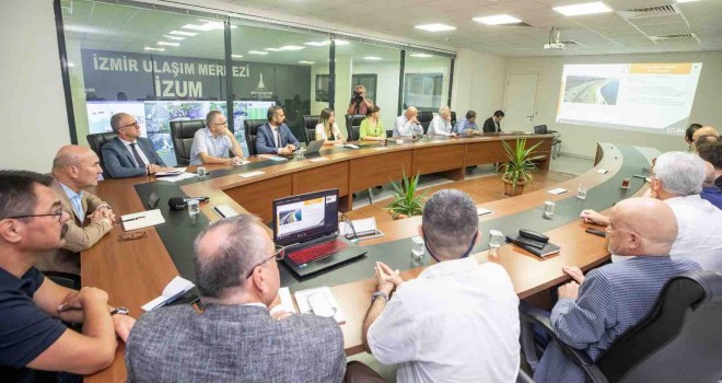 Başkan Soyer mesaiye İzmir Ulaşım Merkezi’nde başladı