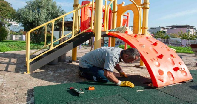 Karşıyaka'nın parkları yenileniyor