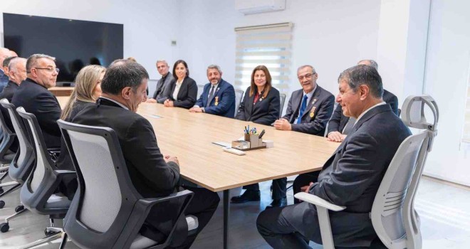 Şehit aileleri derneklerinden Başkan Tugay’a ziyaret