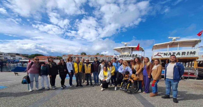 Foça'da otizme farkındalık buluşması