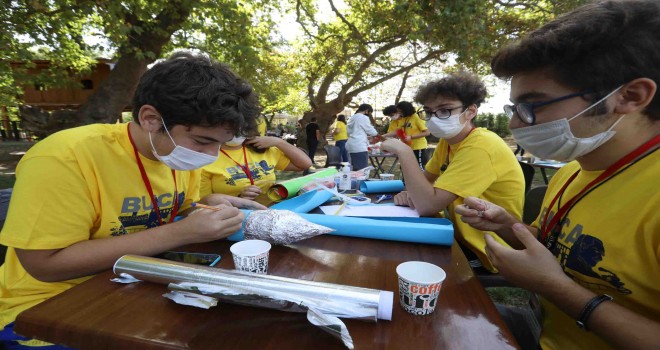 Buca’nın genç bilim insanları doğa laboratuvarında