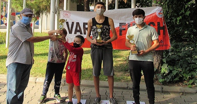 Bostanlıspor Oryantiring'de 2 yarışta 2 kupa, 11 madalya kazandı