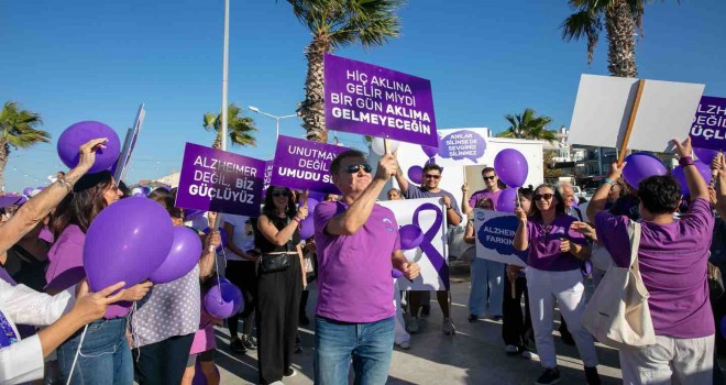 Güzelbahçe’de Dünya Alzheimer Günü yürüyüşü