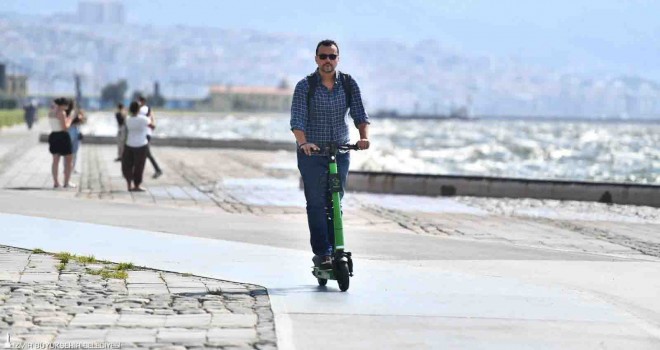 İzmir Büyükşehir Belediyesi’nden e-skuter düzenlemesi