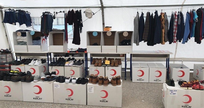 Karşıyaka Kızılay Çadırı doluyor...