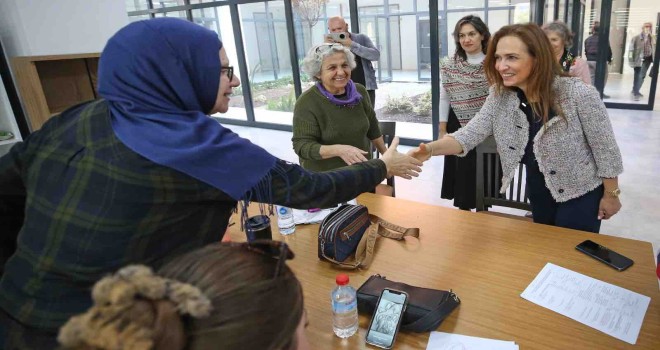 Karşıyaka'da Zübeyde Hanım Sosyal Tesisi dayanışmanın adresi oldu