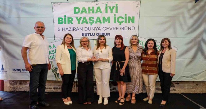 İzmir’in atık pil toplama şampiyonu Karşıyaka