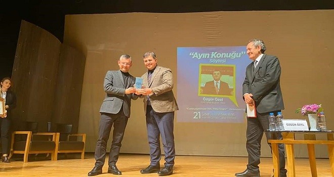 Karşıyaka Belediyesi'nin konuğu Özgür Özel oldu