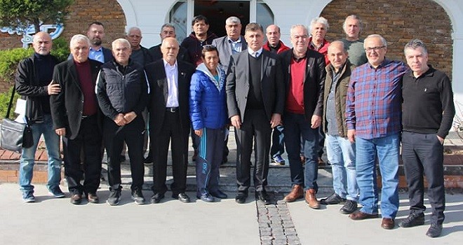 Dr. Cemil Tugay Karşıyaka'nın Amatör Futbol Kulüpleriyle bir araya geldi