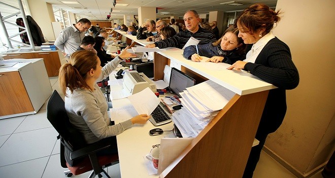 Karşıyaka Belediyesi’nde vezneler hafta sonu açık