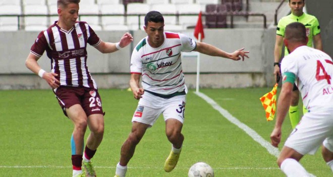 Karşıyaka sezonu 4 gollü galibiyetle tamamladı