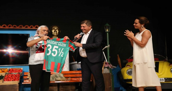 Müjdat Gezen'in Karşıyaka'daki oyunu ıspanak yüzünden iptal