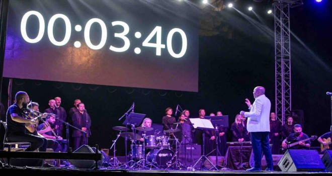Hatay Medeniyetler Korosu'ndan teşekkür konseri
