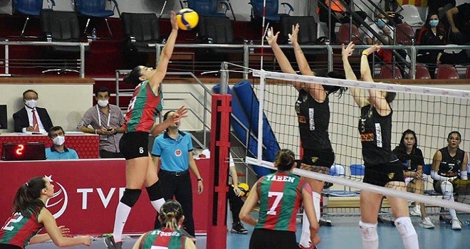 Karşıyaka, Göztepe'ye set vermedi...