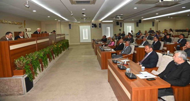 Karabağlar Belediyesi muhtarları dinlemeye devam ediyor