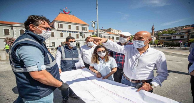 Başkan Soyer asfalt ve yol bakım çalışmalarını yerinde inceledi