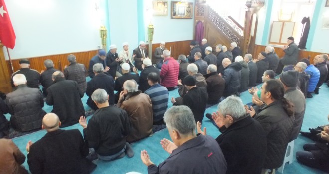 Zübeyde Hanım, Karşıyaka Müftülüğü'nün düzenlediği programlarla anılıyor