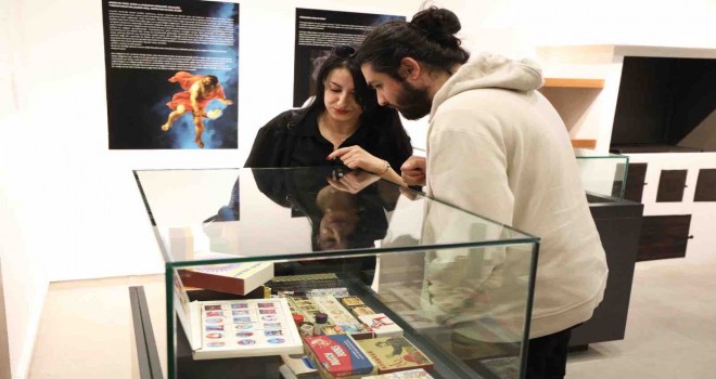 Karşıyaka'da nostaljik yolculuk: Kibrit Çakıyorsun Karanlıkta