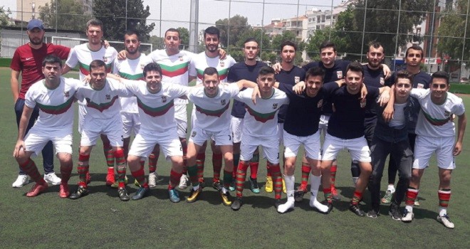 Karşıyakalı amatörlerden 3 maçta 26 gol...