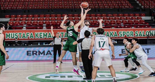 Pınar Karşıyaka'nın gençleri son çeyrekte stop etti