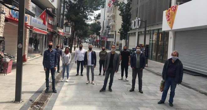 Karşıyaka Çarşı esnafı, çarşının açılmasını istiyor...