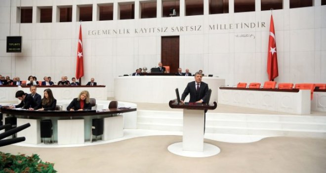 Balbay: İzmir'de proje açıklıyorsunuz, temel atıyorsunuz, gerisi gelmiyor