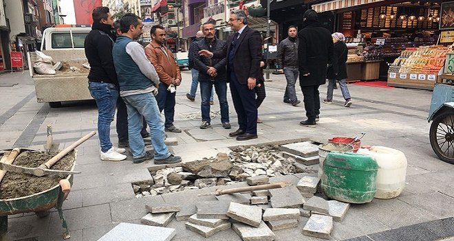 Başkan Akpınar çarşıdaki tamiratları denetledi