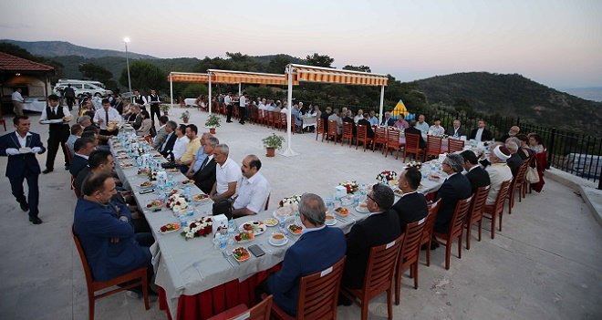 Başkan Akpınar iftar Verdi