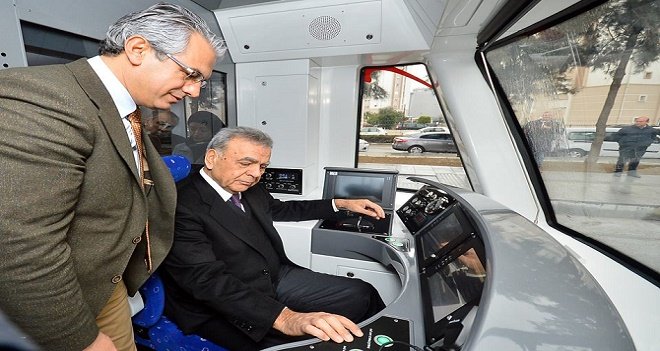 Başkanlar tramvayda...