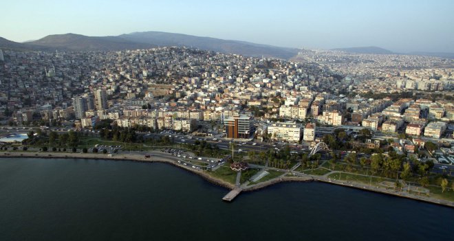 Bayraklı Belediyesi'nden ödüllü fotoğraf yarışması