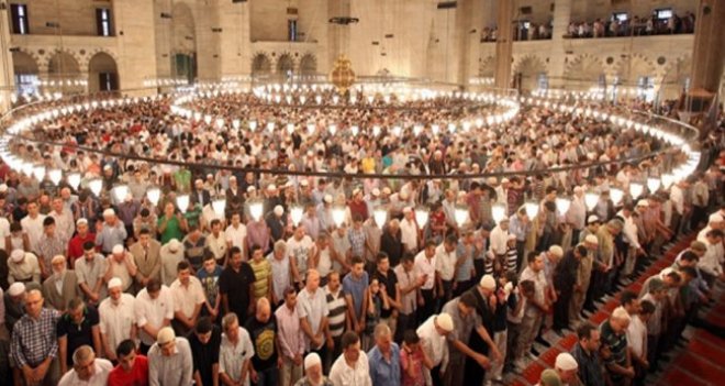 Bayram namazı saatleri belli oldu
