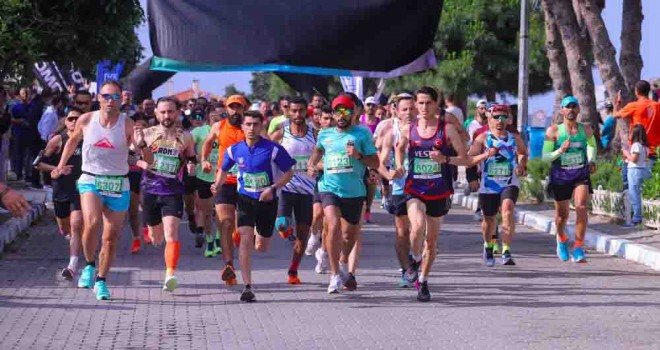 Salomon Çeşme Yarı Maratonu koşuldu