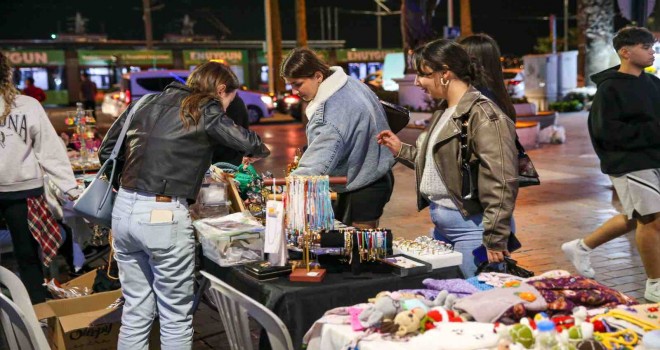 Karşıyaka’da El Emeği Gece Pazarı başlıyor