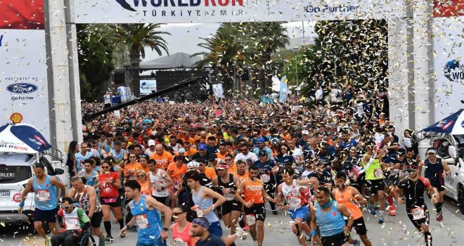 İzmir'de otobüslere koşu düzenlemesi